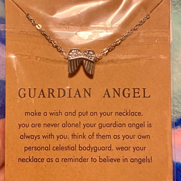 💸FINAL PRICE DROP💸💕NWT Silver “Guardian Angel” Keepsake Necklace💕 - Picture 4 of 7